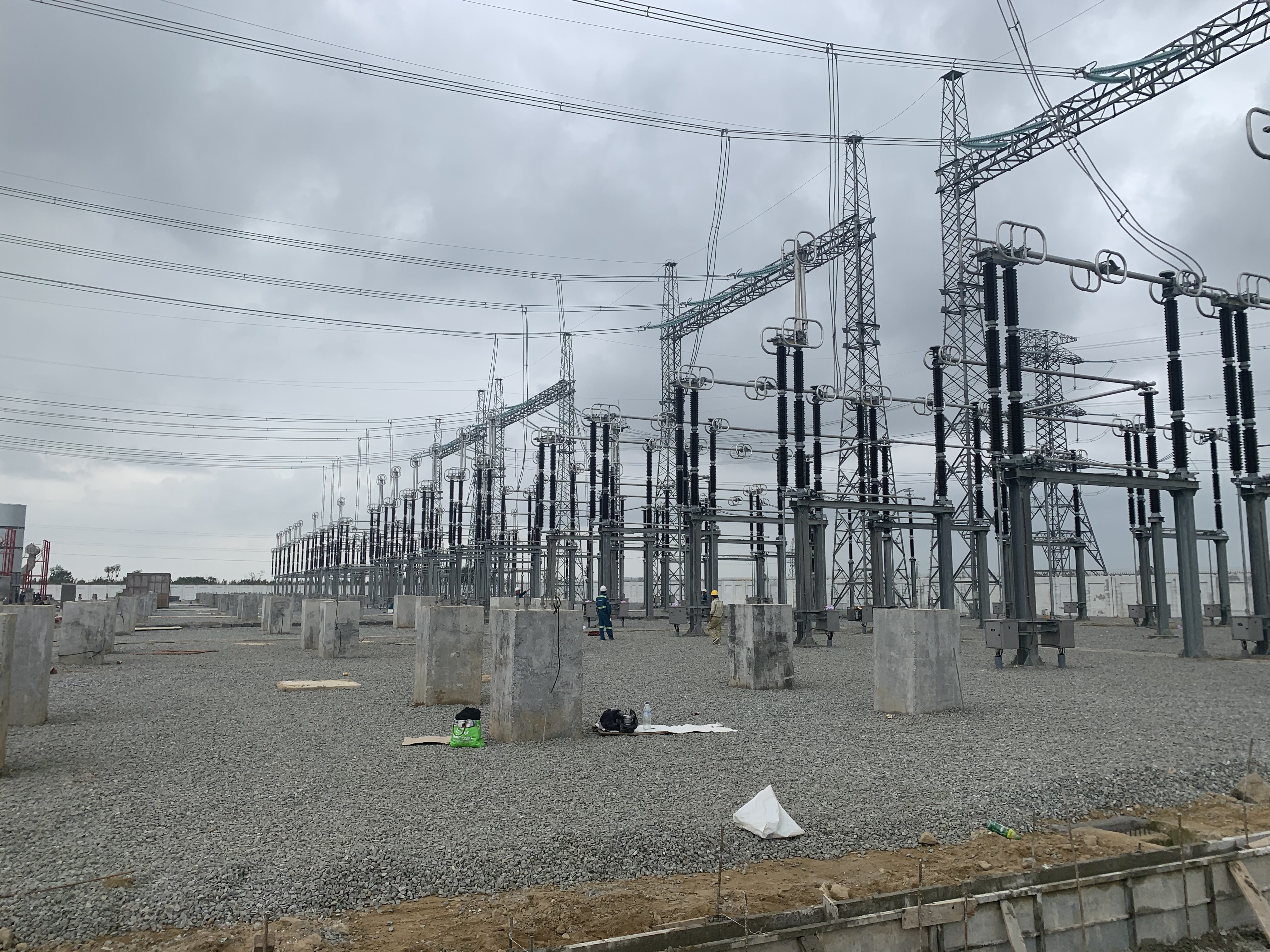 Lắp máy 2 Trạm biến áp 220kV Đức Hòa, Trà Vinh, Uyên Hưng, Vũng Tàu